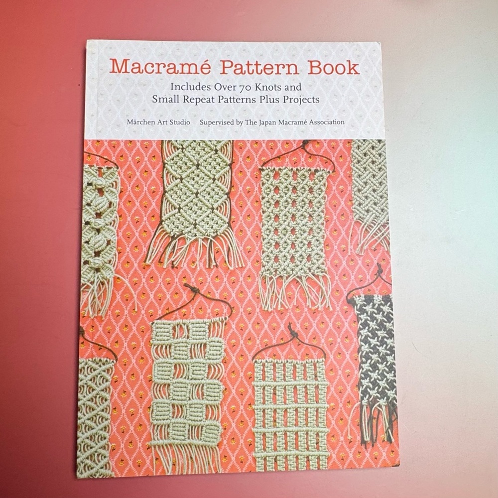 Macrame Pattern Book - Picture 1 of 10